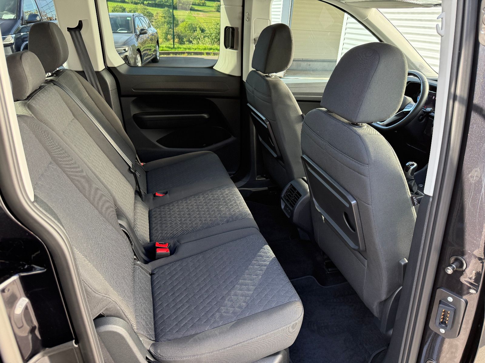 Fahrzeugabbildung Volkswagen Caddy Life ACC AHK Blis Navi LED Kamera SHZ