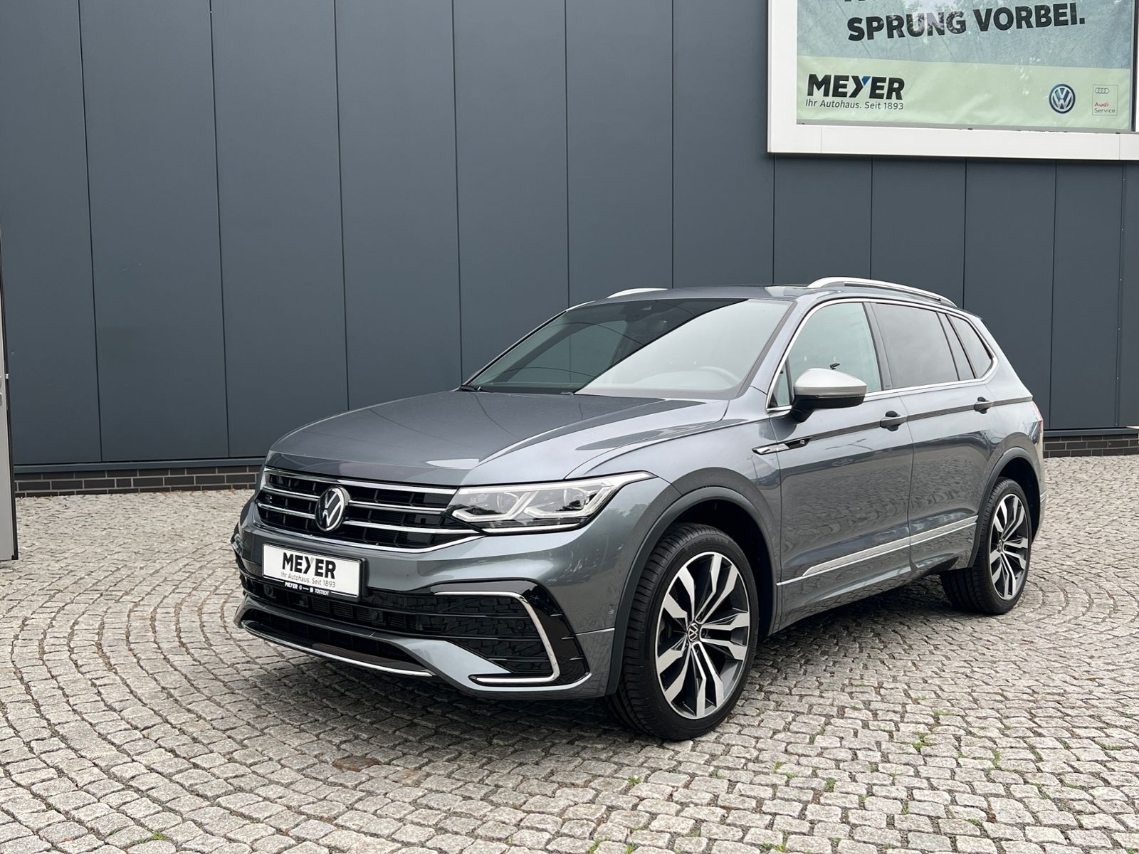 Fahrzeugabbildung Volkswagen Tiguan Allspace R-Line 2.0 TDI DSG 4Motion *AHK,