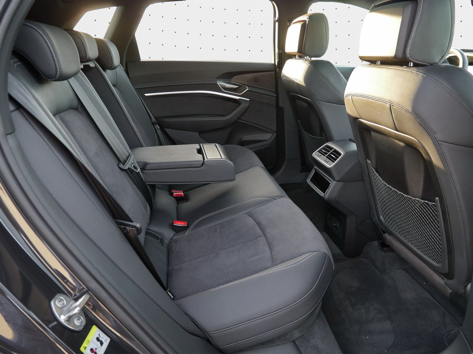 Audi Q8 e-tron - Bild 17