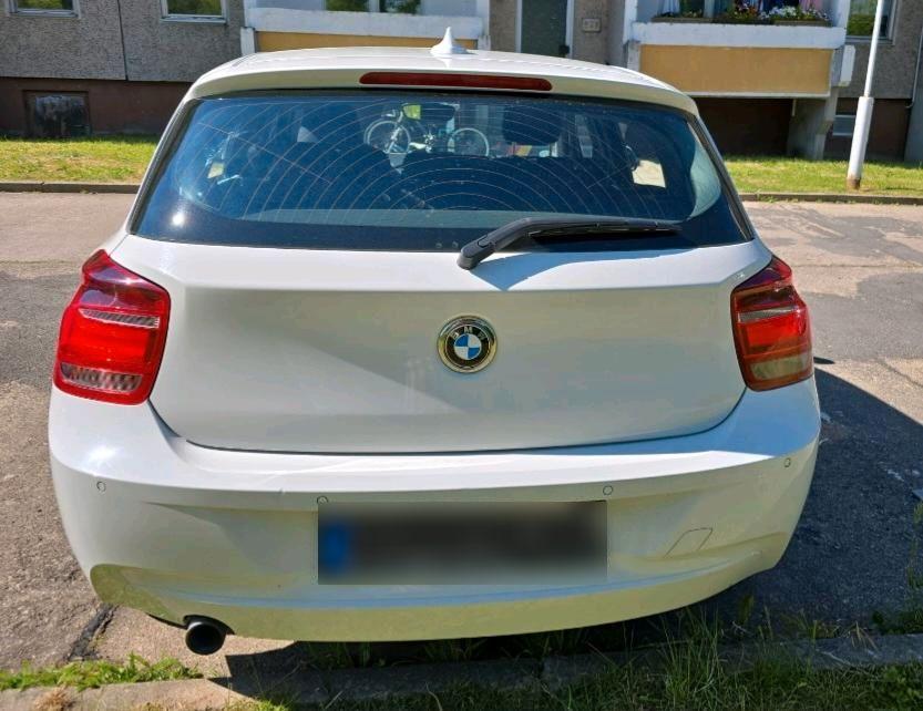 BMW 116 2012 — engine 125 HP (92kW)