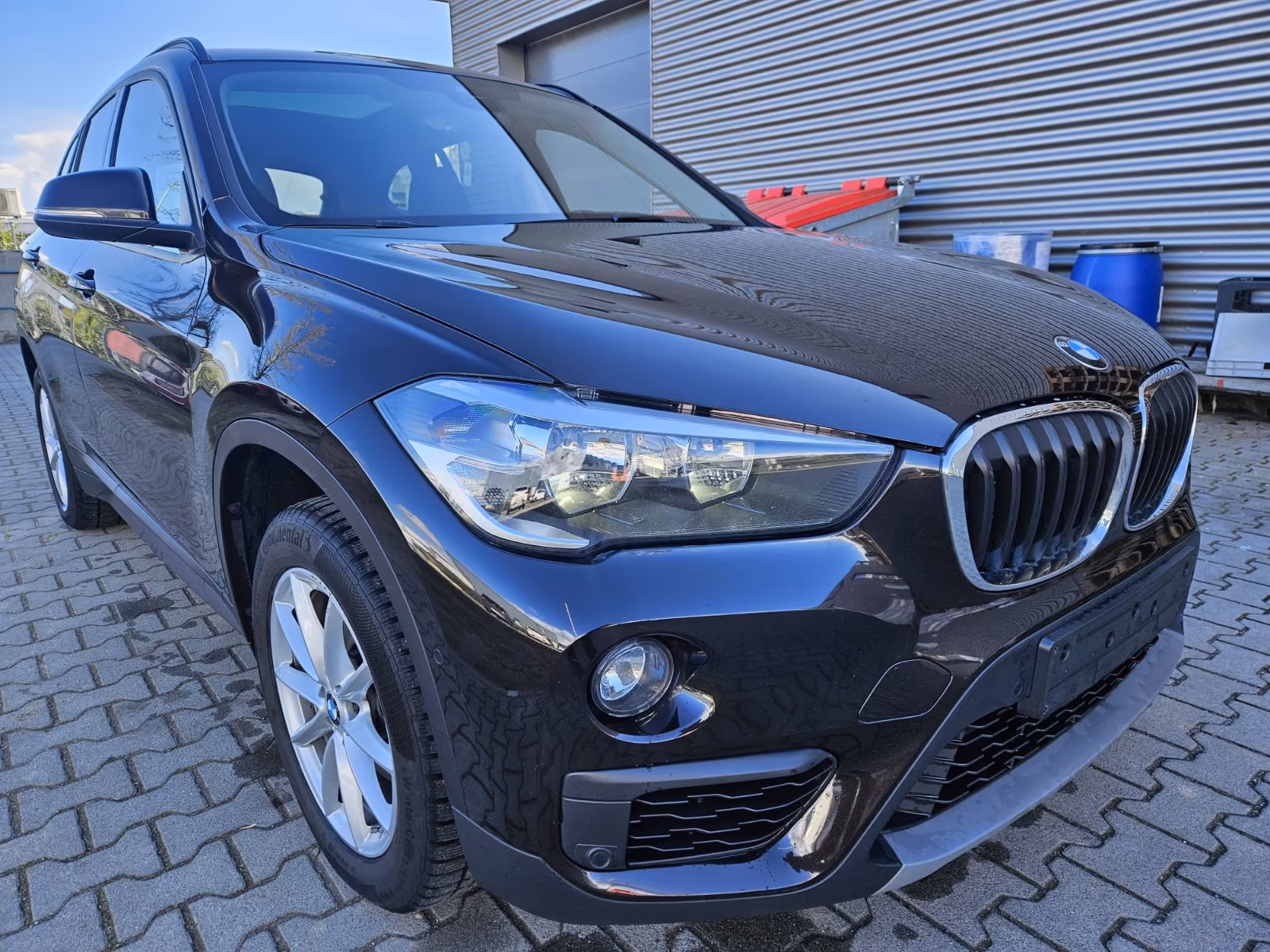 BMW X1 16dA * NAVIGATION * LEDER * PANORAMADACH