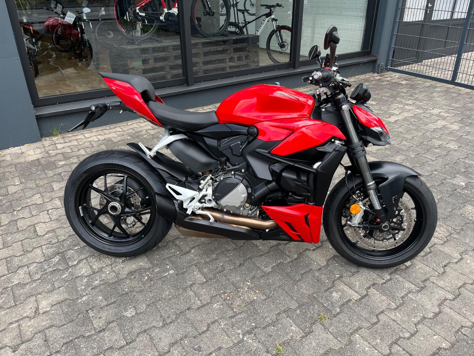 Ducati Streetfighter V2 wenig Kilometer