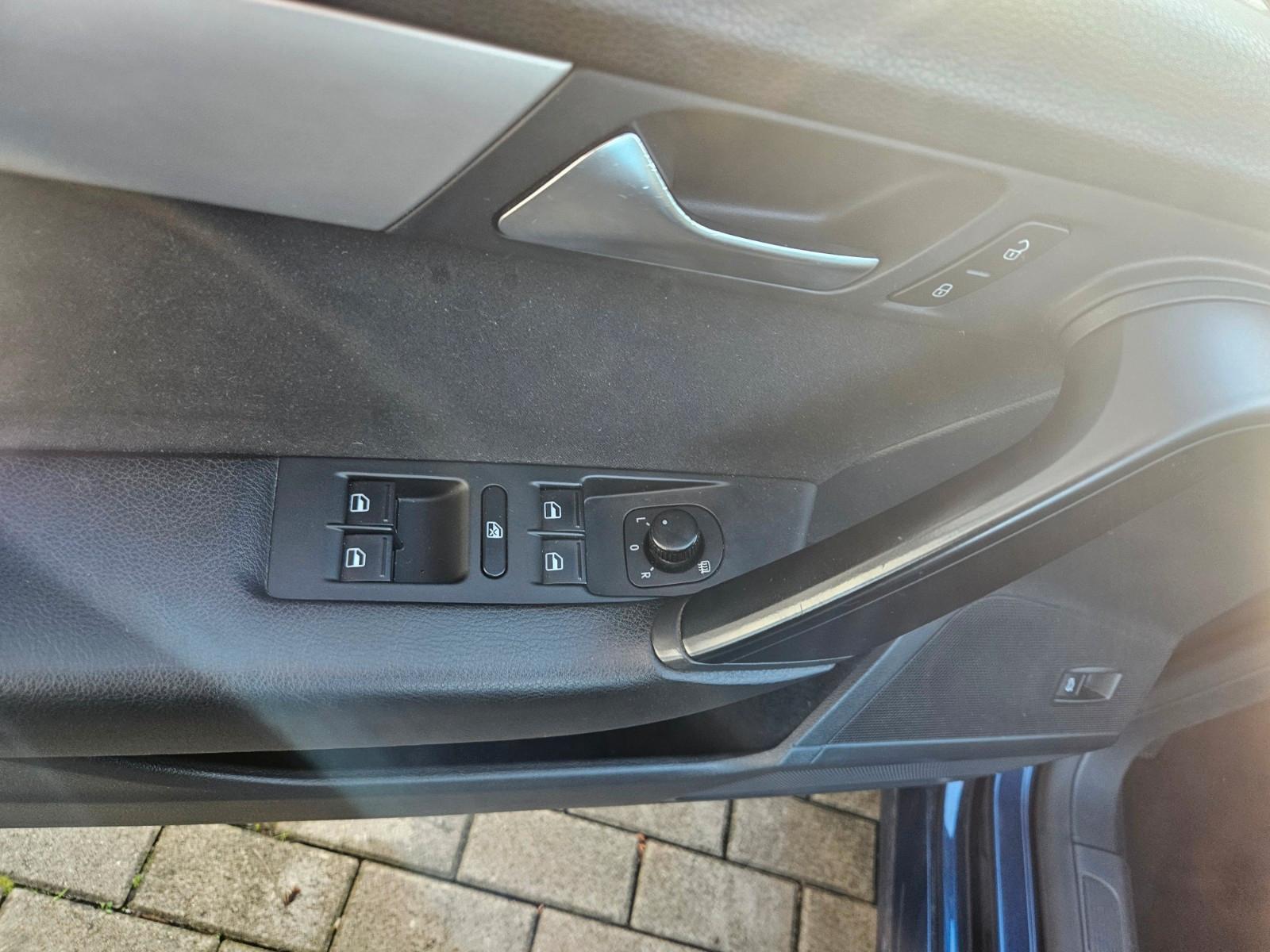 Volkswagen Passat 2011 — photo 10