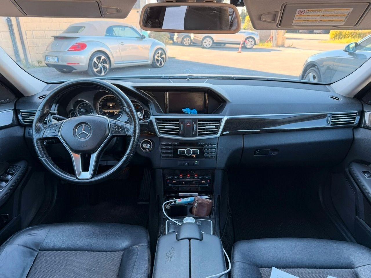 Mercedes-Benz E300 2012 — photo 11