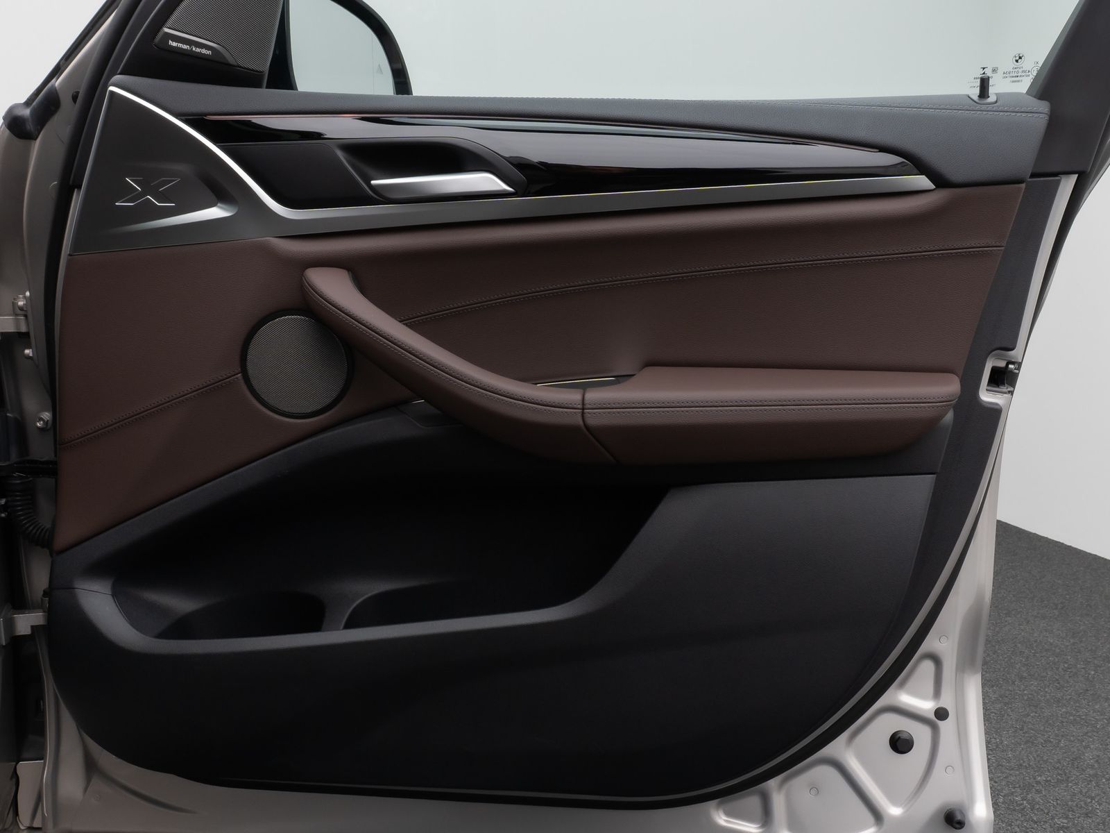 Fahrzeugabbildung BMW iX3 Impressive M Sport Panorama 360°HUD DAB H/K