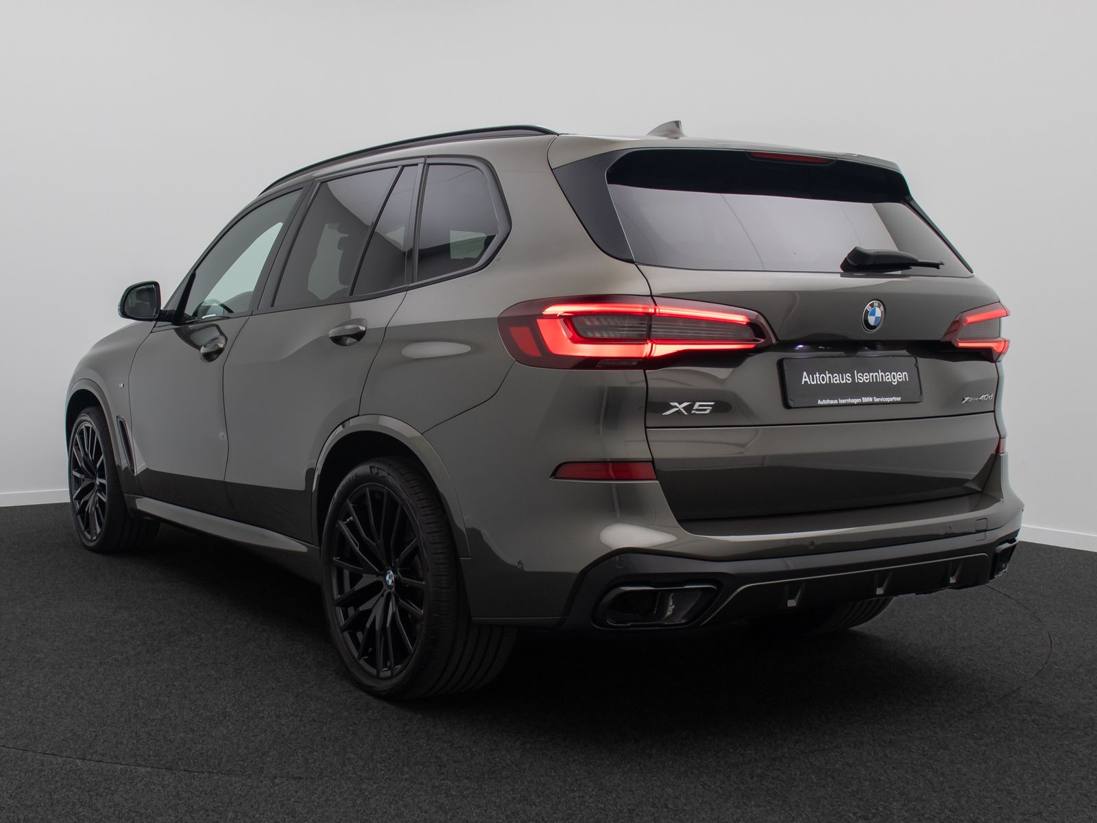 Fahrzeugabbildung BMW X5 xD40d M Sport AHK 360&deg; H/K Panorama Laser 22"