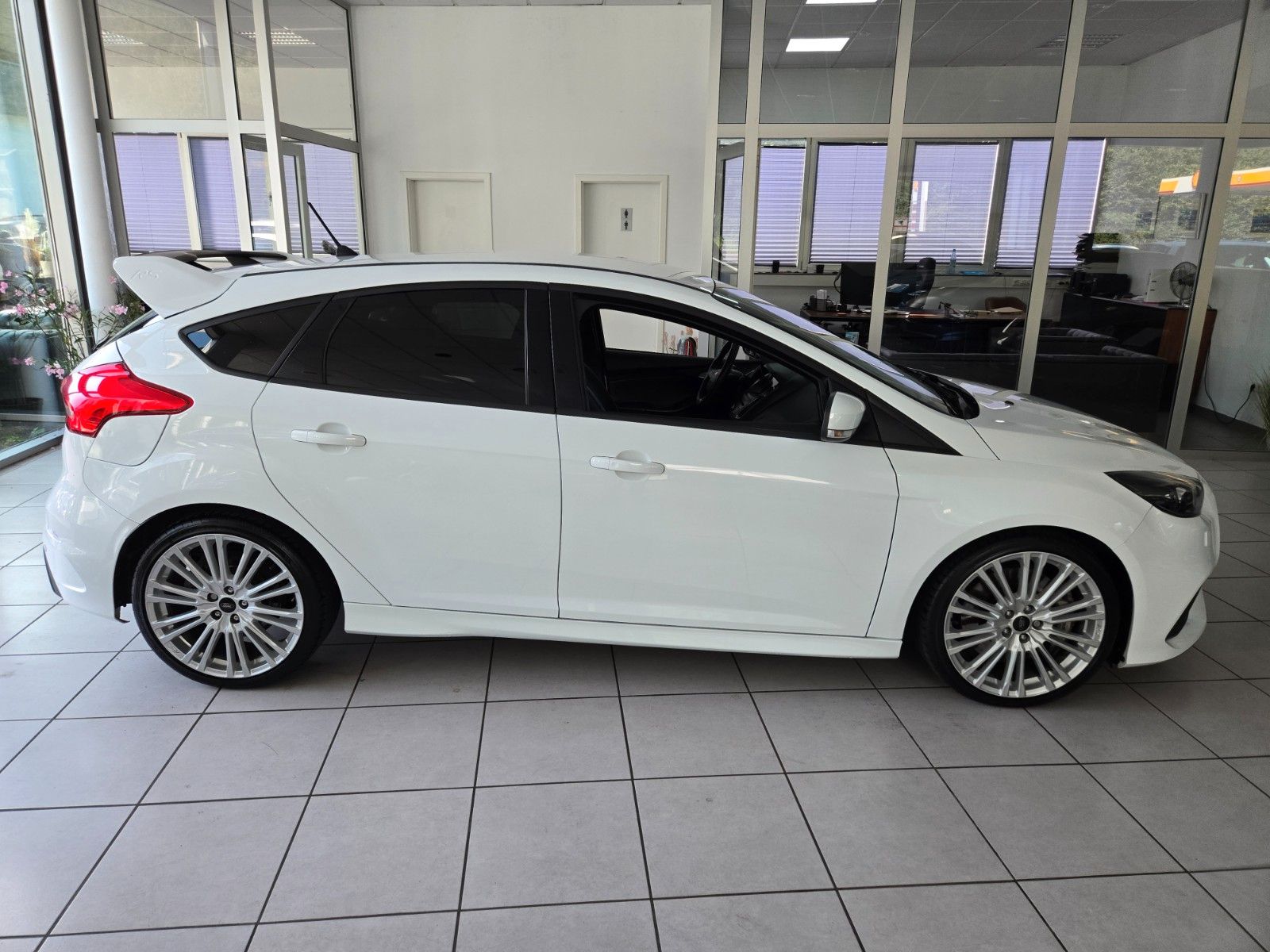 Fahrzeugabbildung Ford Focus Lim. RS*Recaro Sitze