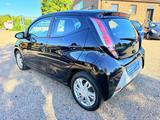Toyota Aygo AYGO x-play touch - Toyota: Schwarz, Aygo