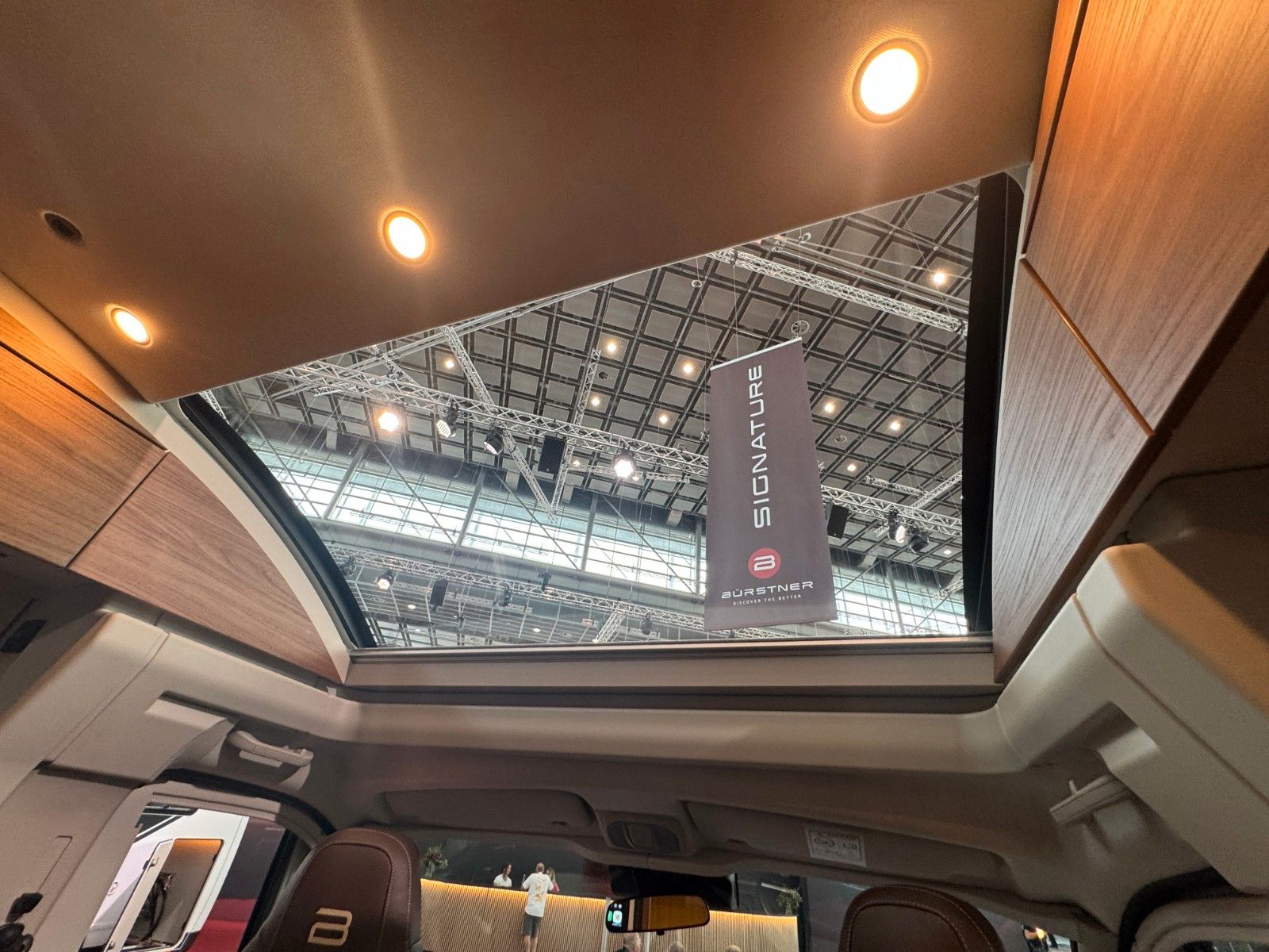 Fahrzeugabbildung Bürstner Signature SFT 7.4 NEUHEIT MODELL 2026!