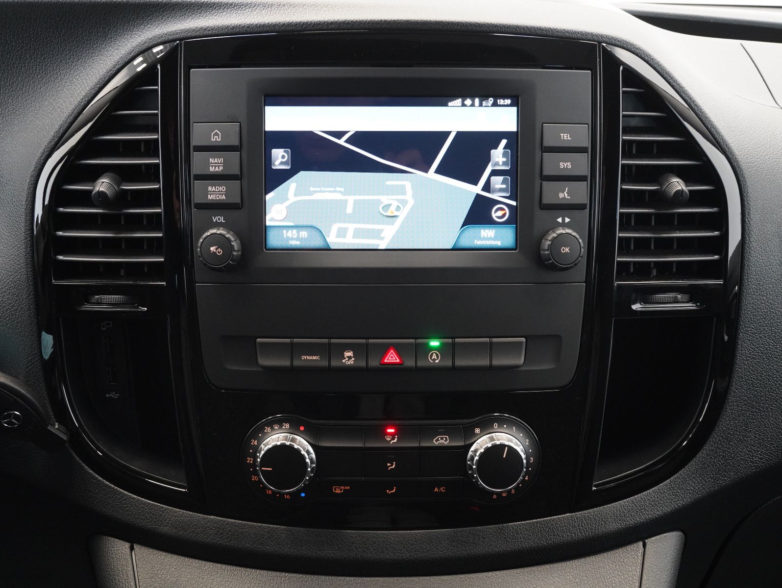 Fahrzeugabbildung Mercedes-Benz Vito Tourer 119 CDI Pro 4x4 lang PÖSSL/KÜCHE
