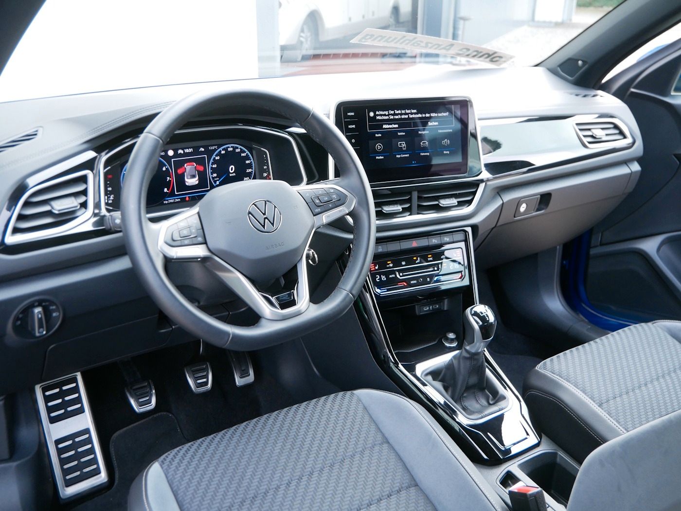 Fahrzeugabbildung Volkswagen T-Roc Cabriolet 1.5 R-Line NEU54T AHK Standheiz