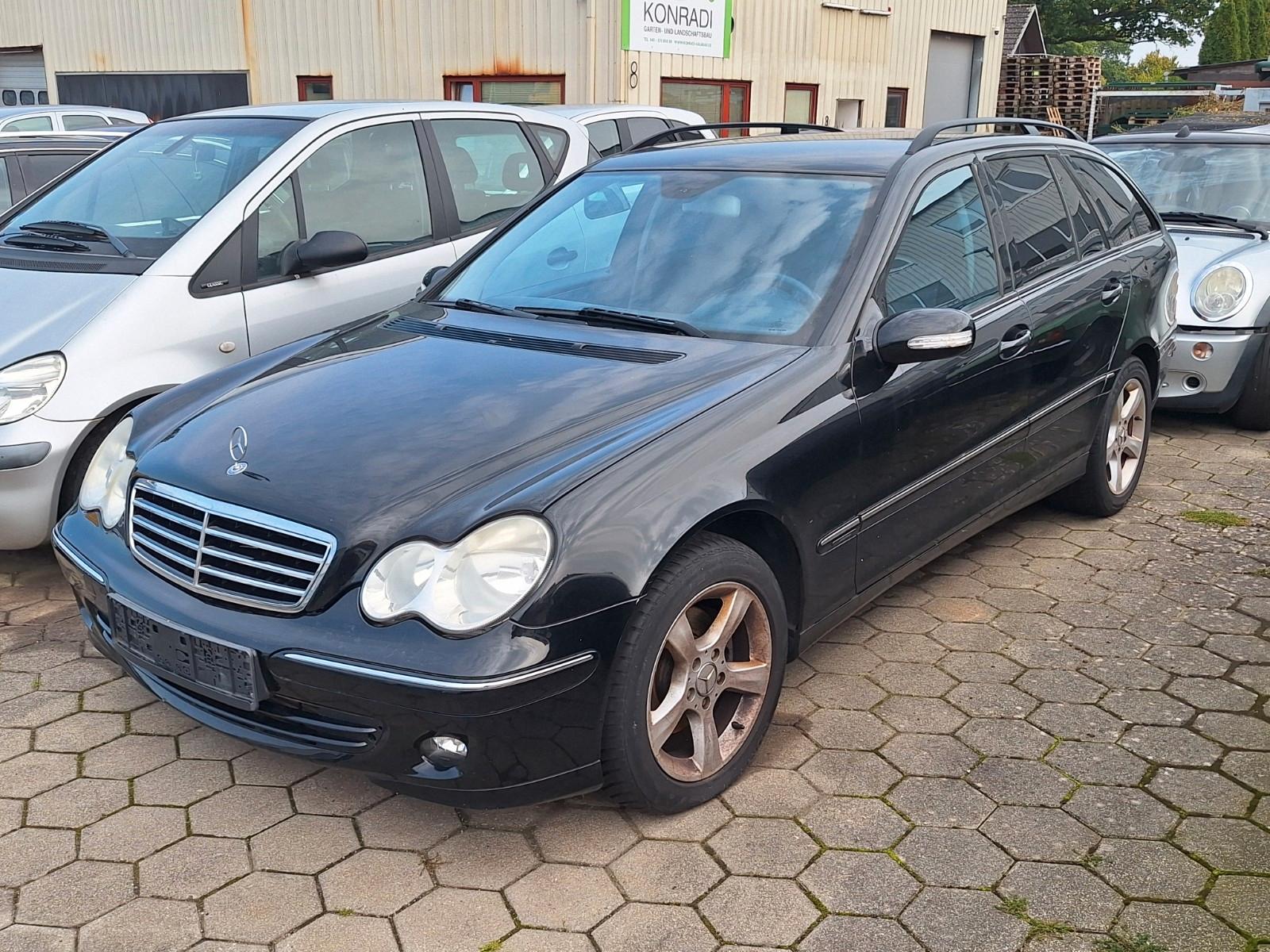 Mercedes-Benz C180 2006 — rear view
