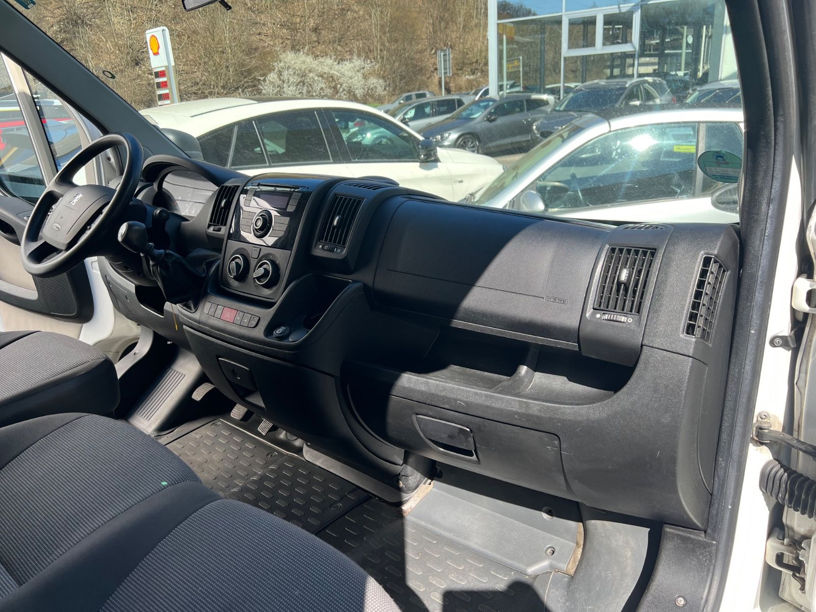 Fahrzeugabbildung Peugeot Boxer Koffer HDi * Hebebühne * bis 3,5t