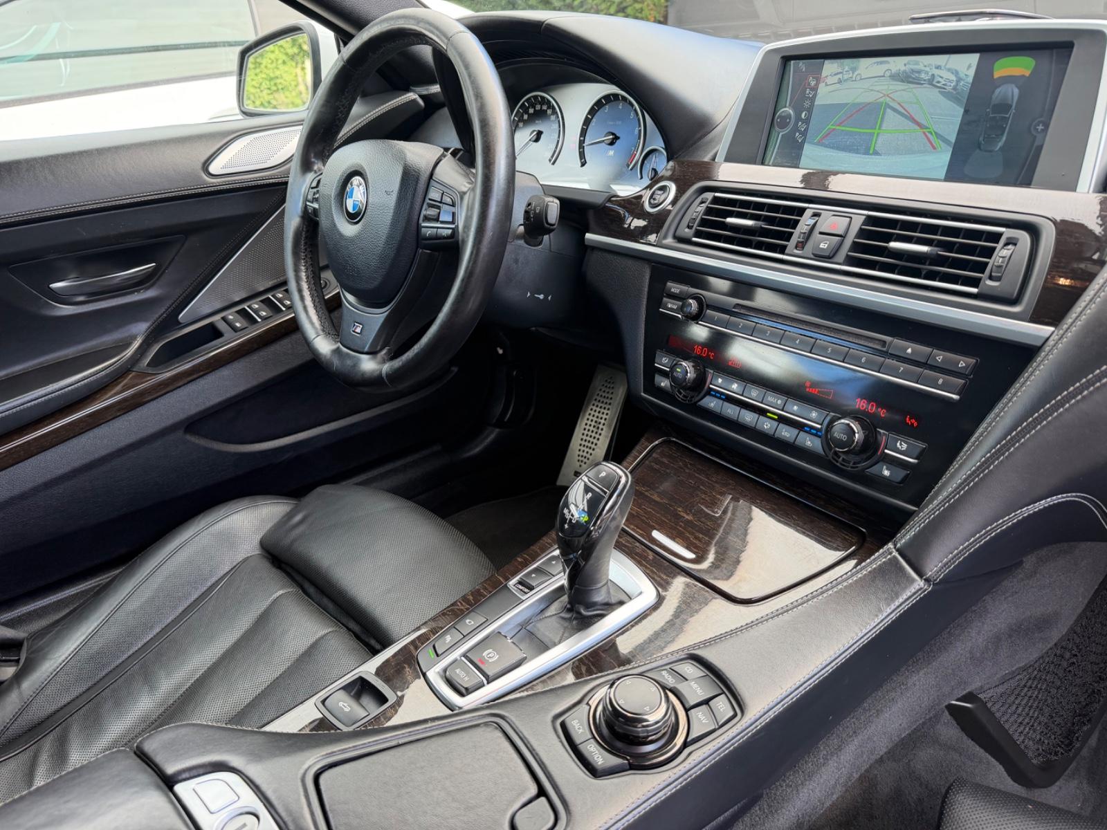 BMW Série 6 650i Cabriolet Pack M Sport | 405 ch | BVA | Son Bang & Olufsen | Affichage tête haute | Caméra 360° | Sièges ventilés | Keyless