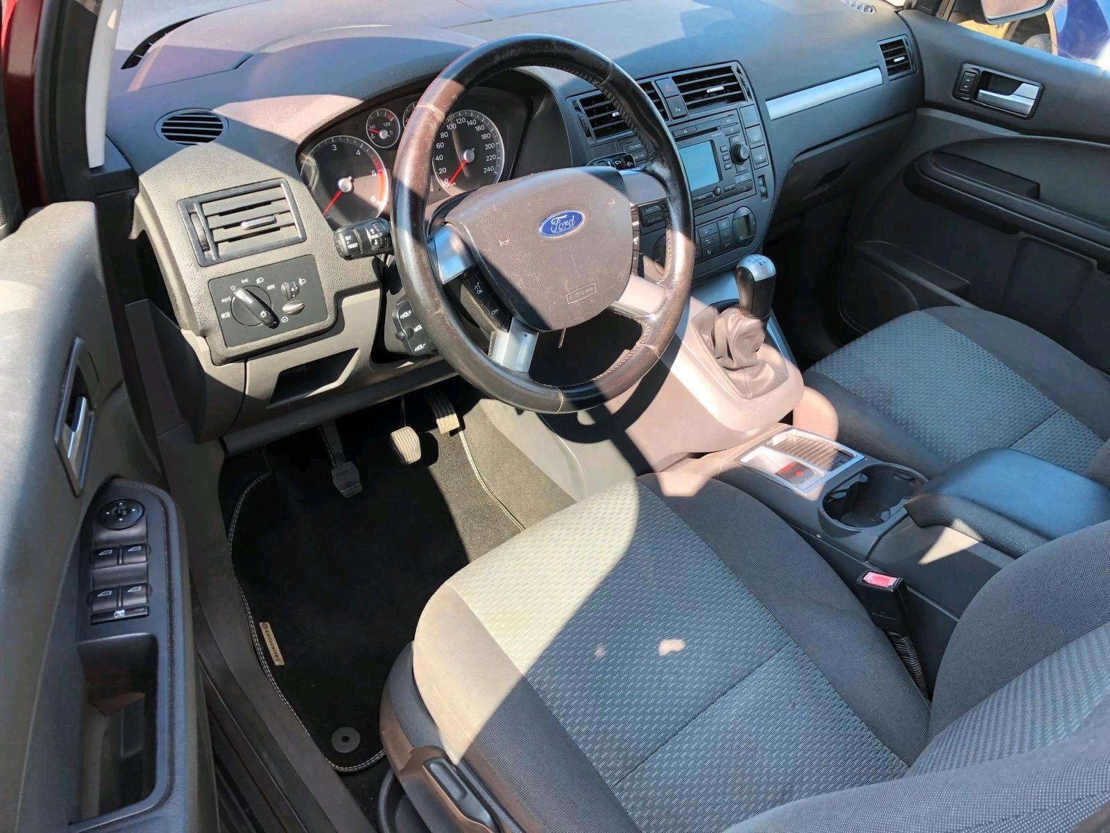 Ford Focus 2006 — photo 10