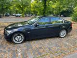 BMW E90 325i Einwandfreier gepflegter Zustand - BMW: Standheizung, E90