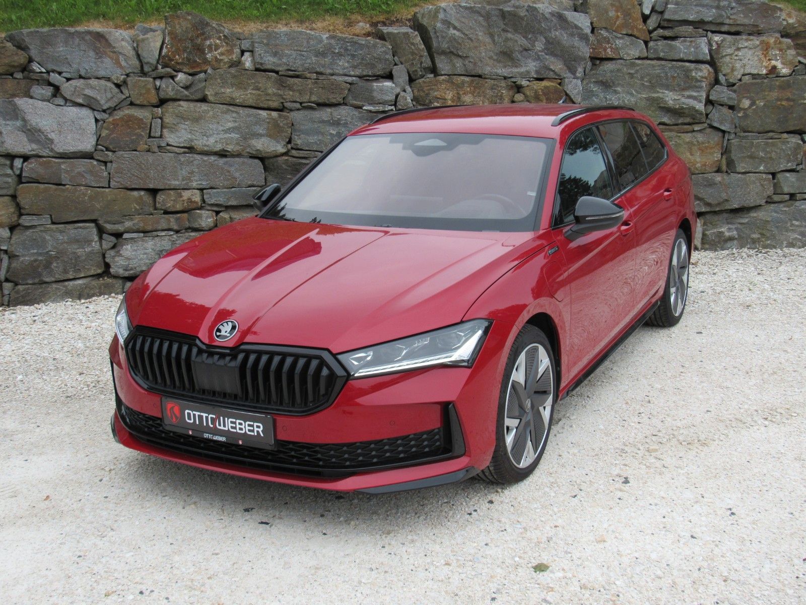 Skoda Superb Combi 1.5 TSI iV DSG Sportline AHK TRAVEL