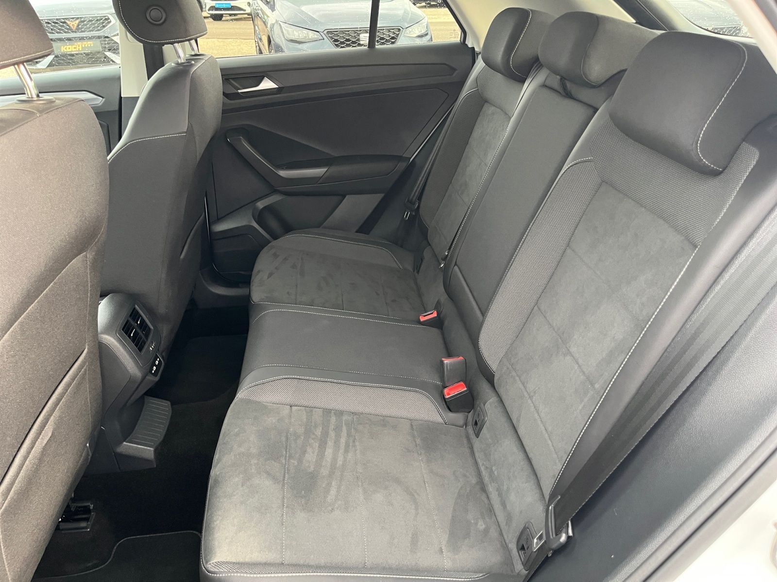 Volkswagen T-Roc - Bild 14