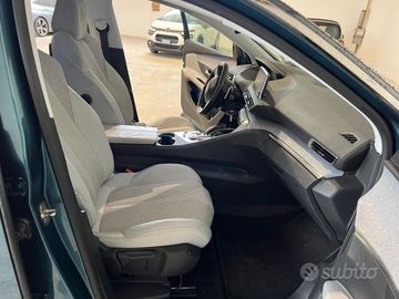 Peugeot 5008 - 8