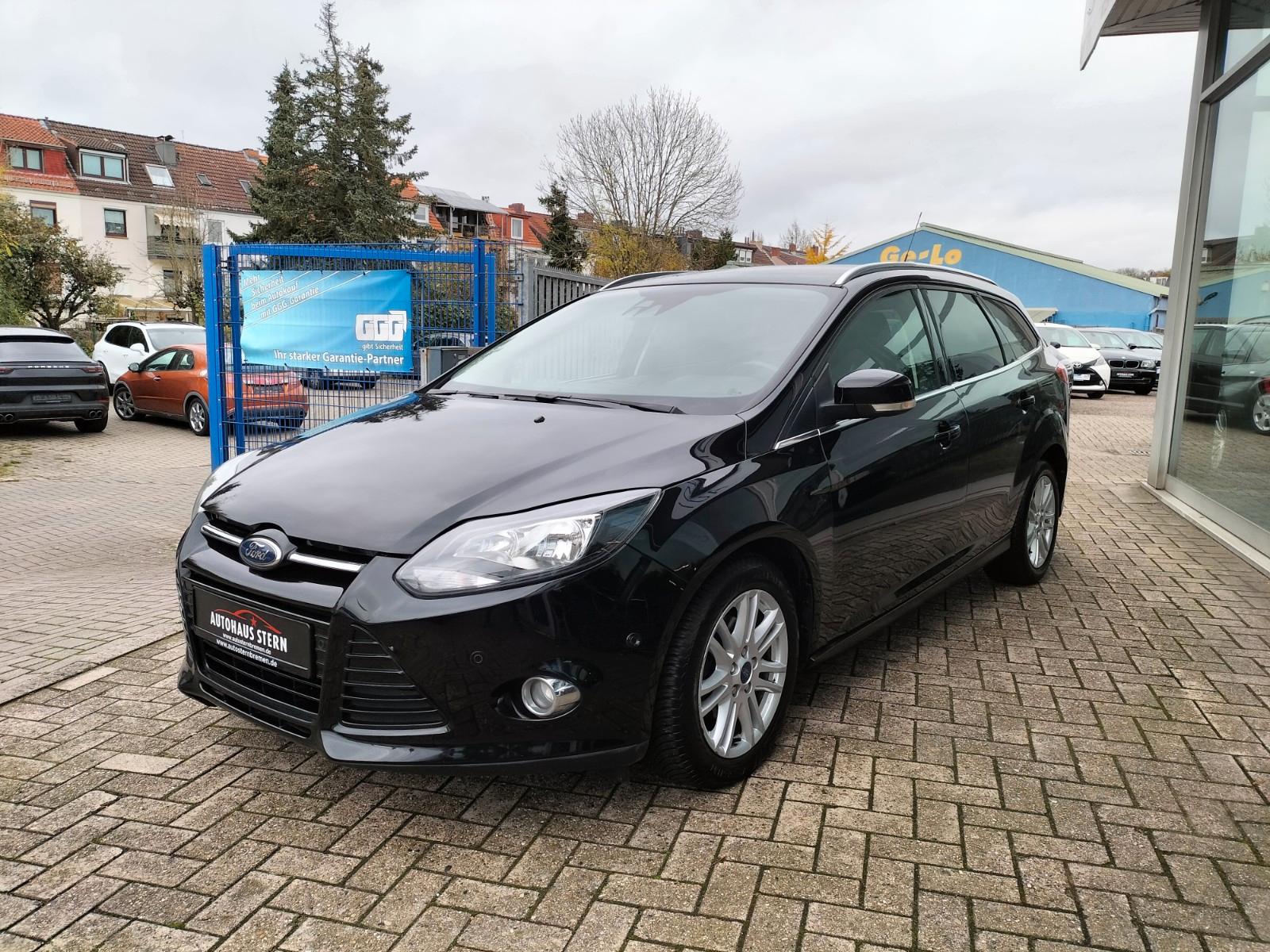 Ford Focus 2012 — interior