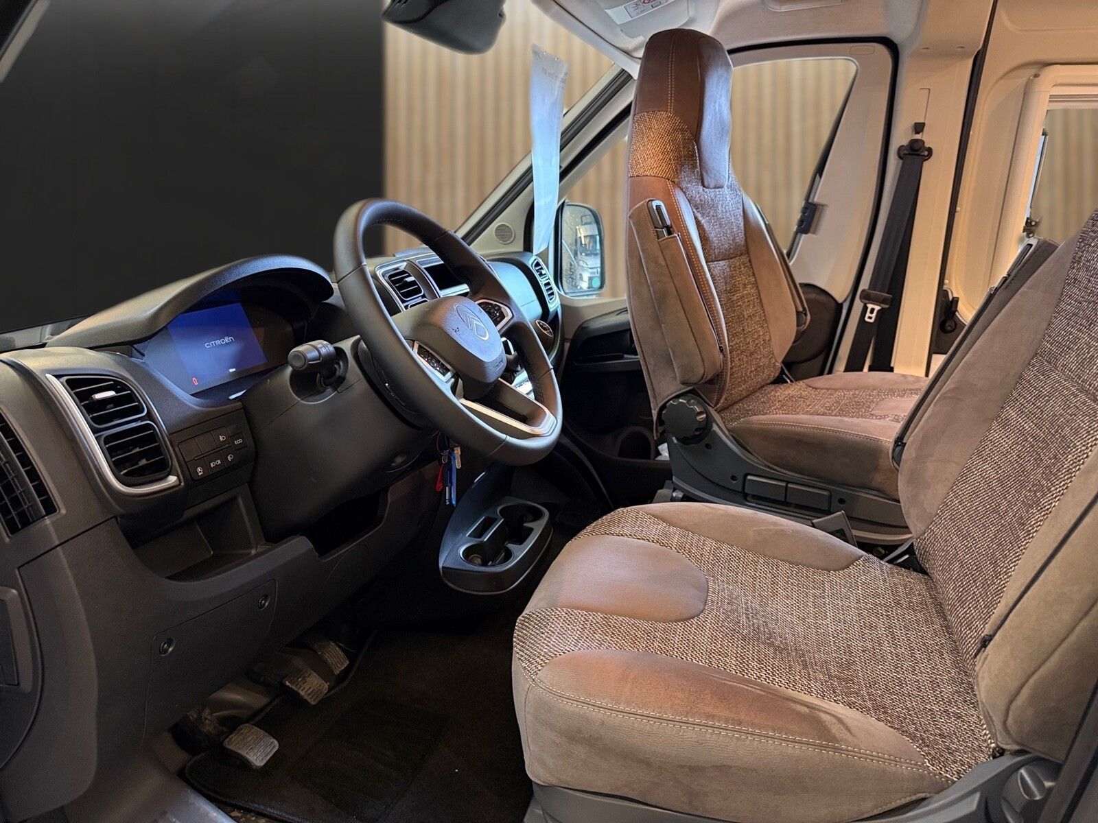 Fahrzeugabbildung Pössl Roadcruiser Citroen 140 PS Maxi,Rahmenfenster