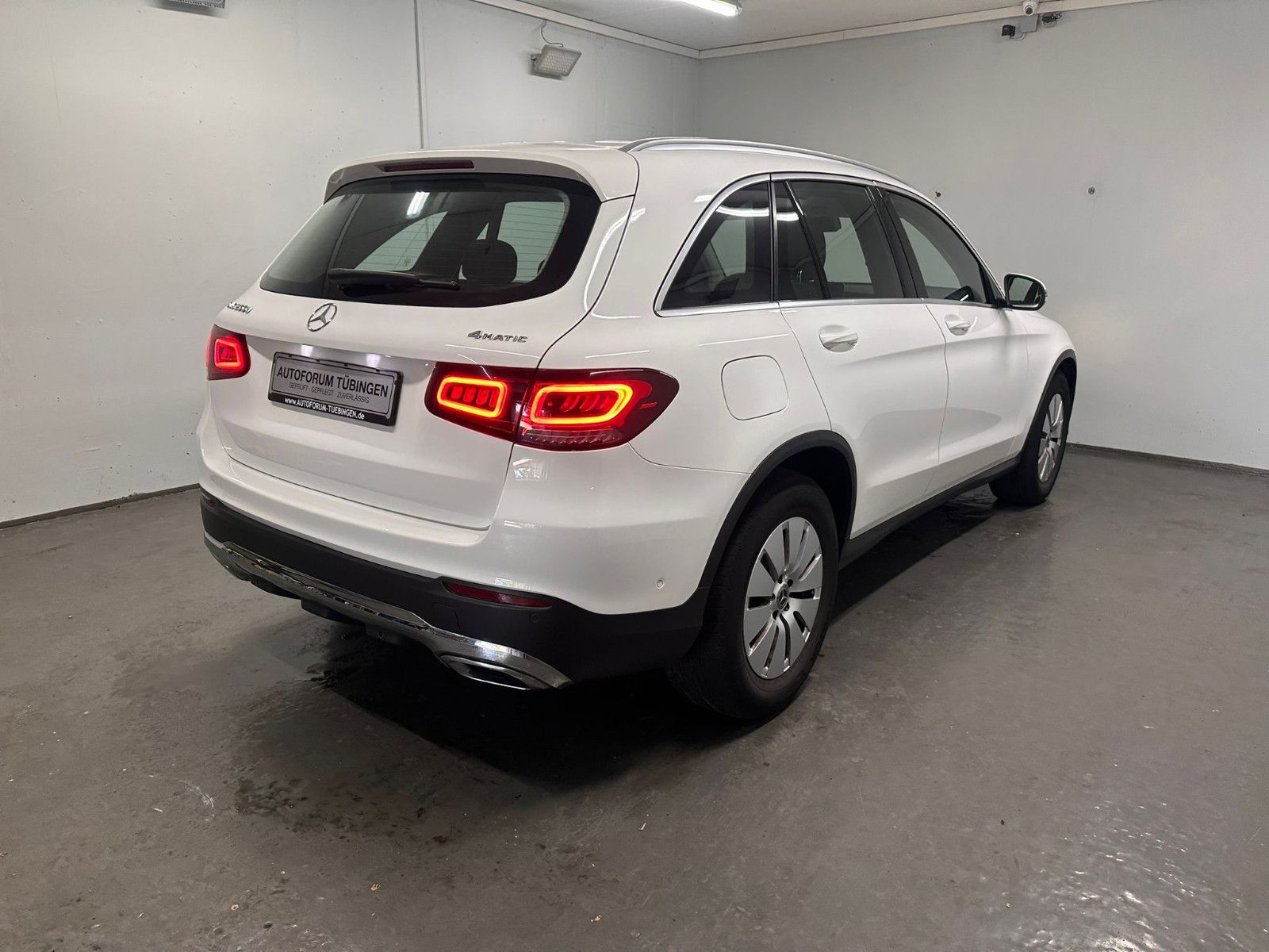 Fahrzeugabbildung Mercedes-Benz GLC 200 d 4MATIC Autom.*PANORAMA*CARPLAY*