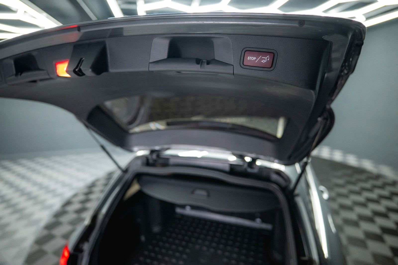 Fahrzeugabbildung Mercedes-Benz C 63 S T AMG Performance Carbon *LED*ACC*Kamera*