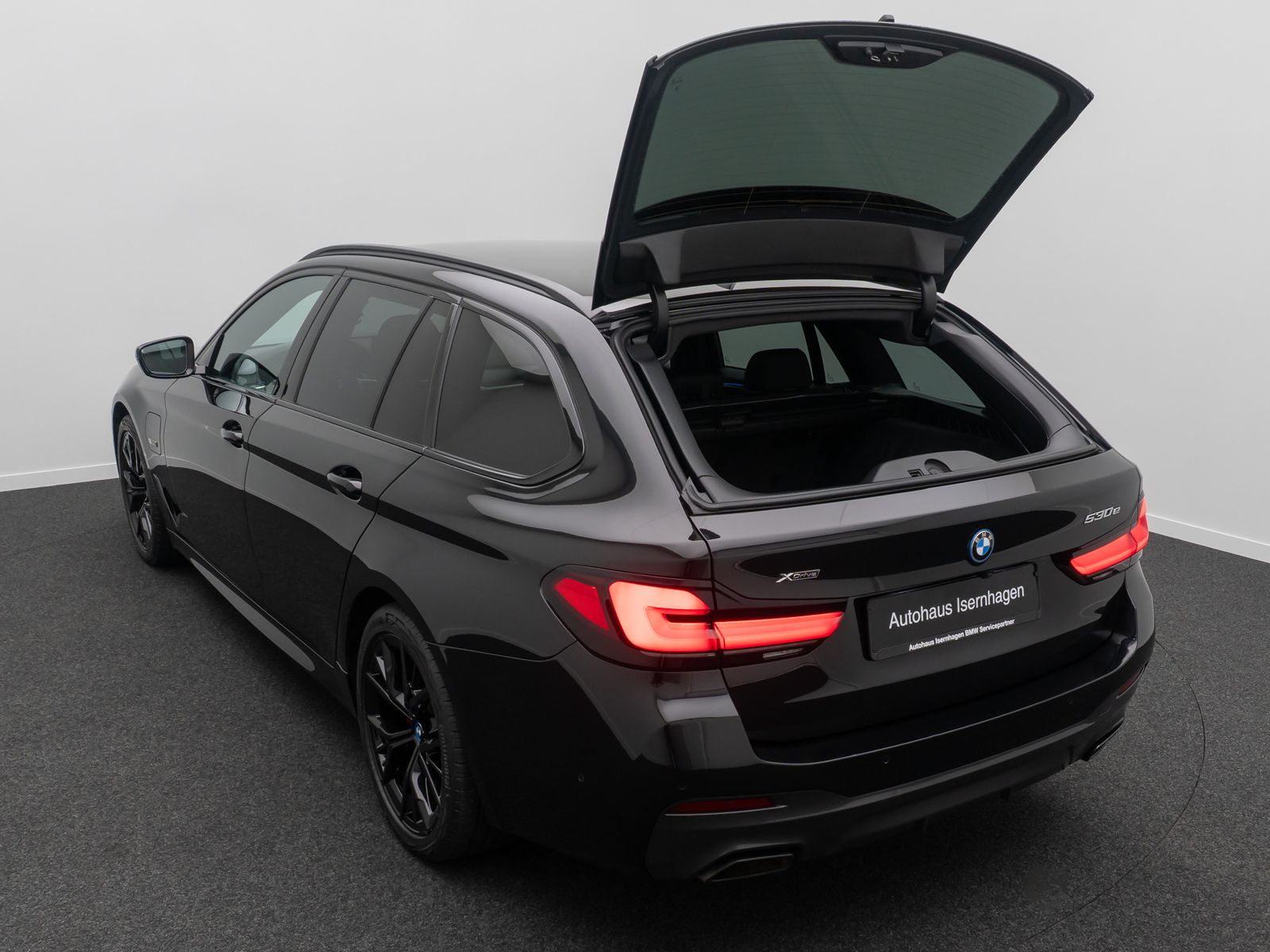 Fahrzeugabbildung BMW 530e xD M Sport HUD DAB Laser Kamera 4xKlima 19"