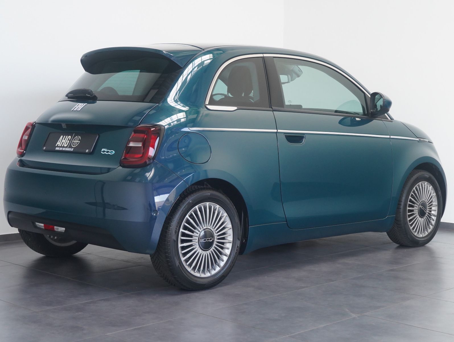 Fahrzeugabbildung Fiat 500e 87KW/42kWh/DC-LADEN/CARPLAY/DAB/SOH/KAMERA