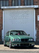 BMW E 36, 318i - BMW 318: Limousine, E36