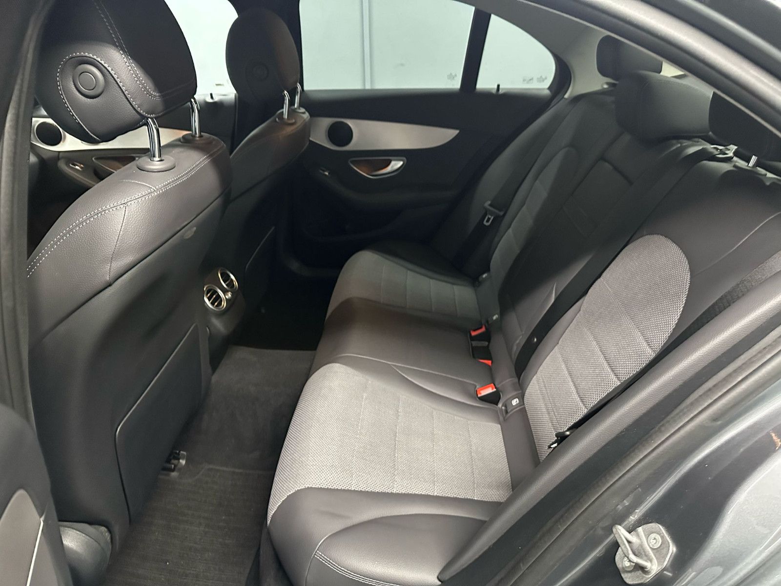 Fahrzeugabbildung Mercedes-Benz C 200  d Avantgarde*NIGHT*KAMERA*SPURH*TEMPO*NAV