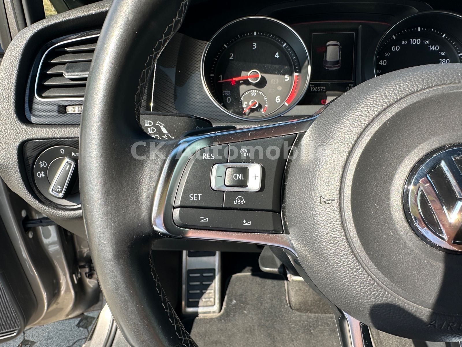 Fahrzeugabbildung Volkswagen Golf VII Lim. GTD BMT/DSG/Navi/Bi-Xenon/PDC