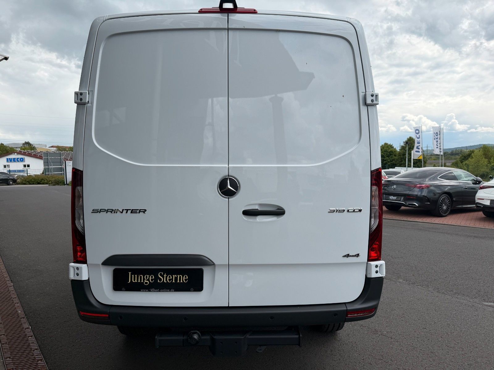 Fahrzeugabbildung Mercedes-Benz Sprinter 319 CDI 4x4 Klima AHK DISTRONIC
