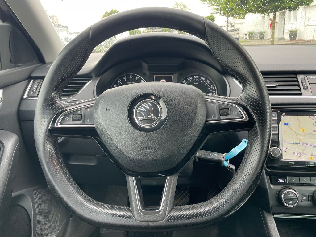 SKODA Octavia 8
