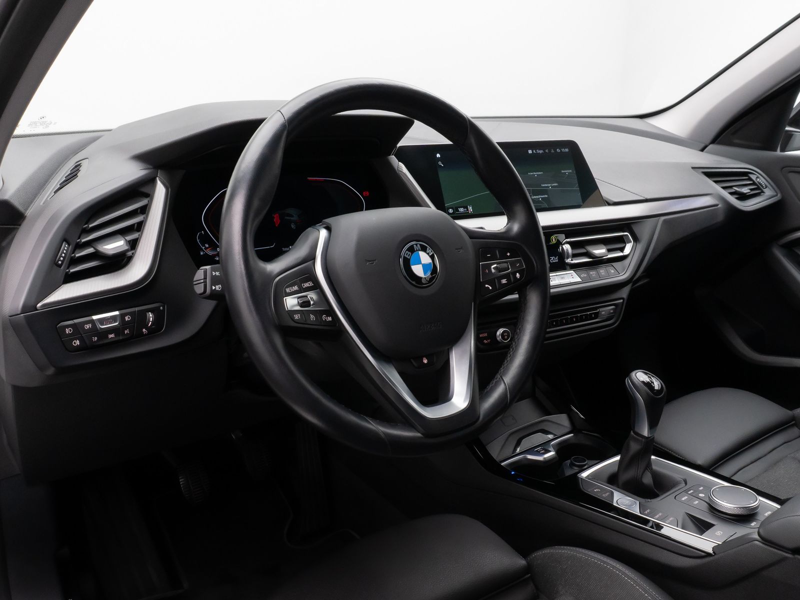 Fahrzeugabbildung BMW 118i SportLine Kamera DAB Lenkrhzg Komfort Alarm