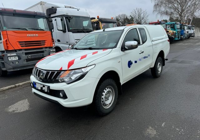 Mitsubishi L200 Basis Club Cab 4WD