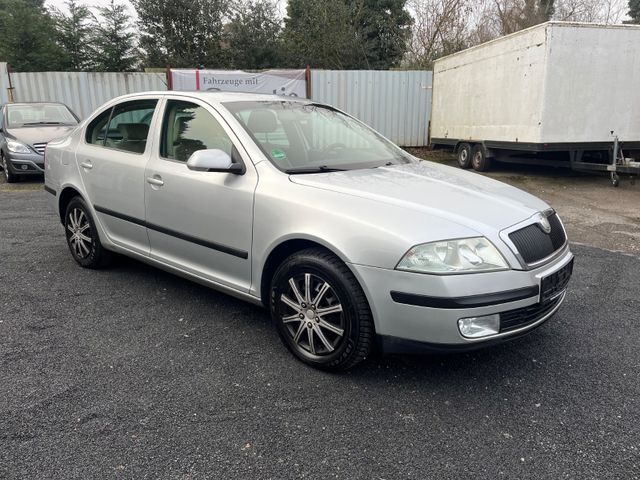 Skoda Octavia Lim. Elegance 2.0TDI Teill.  Navi 6.Gang