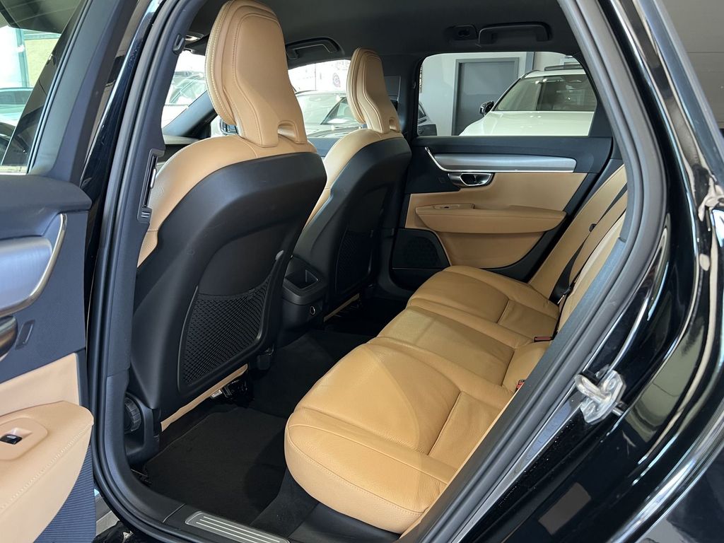 Volvo V90 T5 Momentum AHK *KEIN VERKAUF AN PRIVAT*