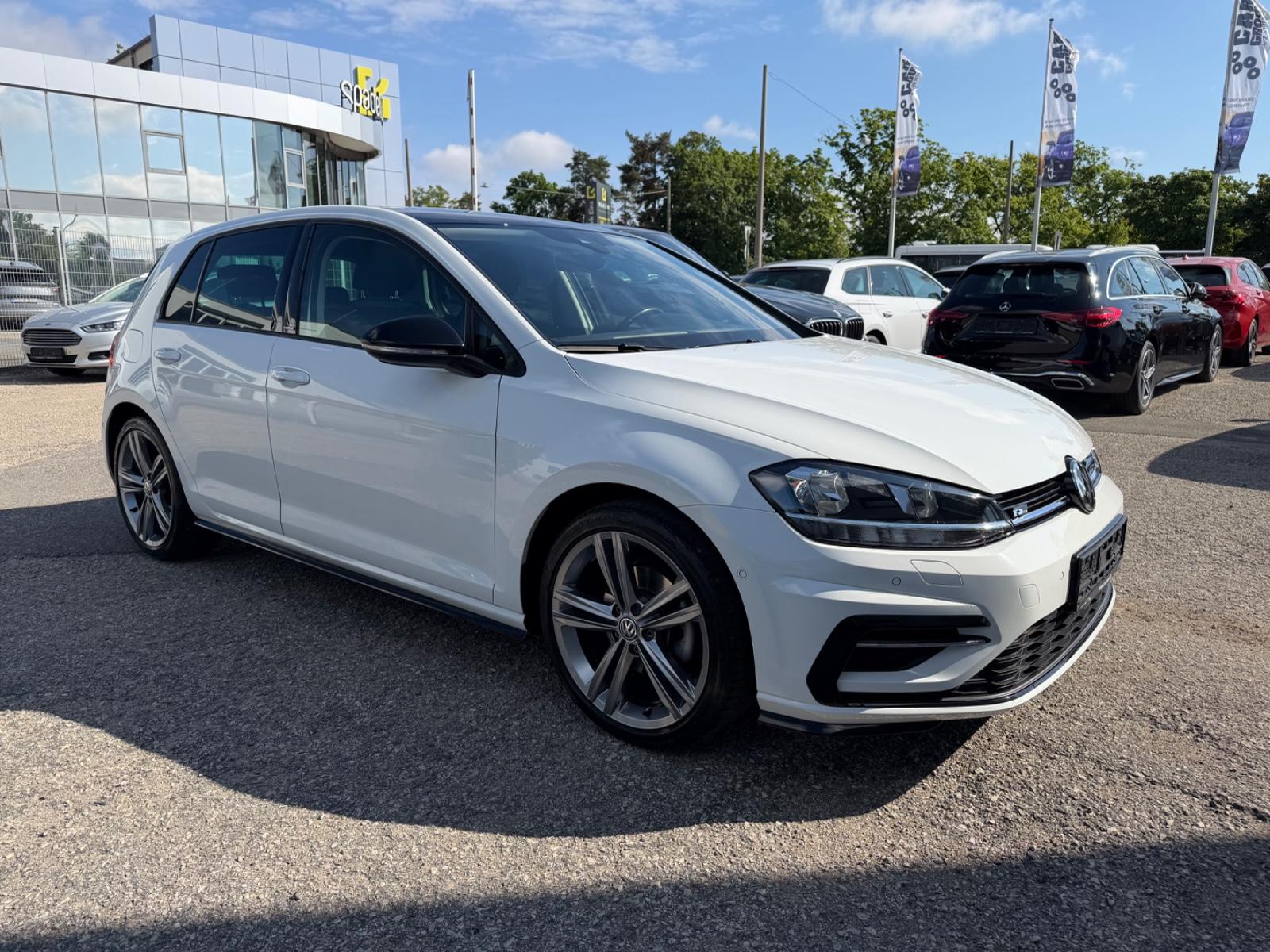Volkswagen Golf VII Lim. IQ.DRIVE *R-Line*Navi*Panorama*ACC