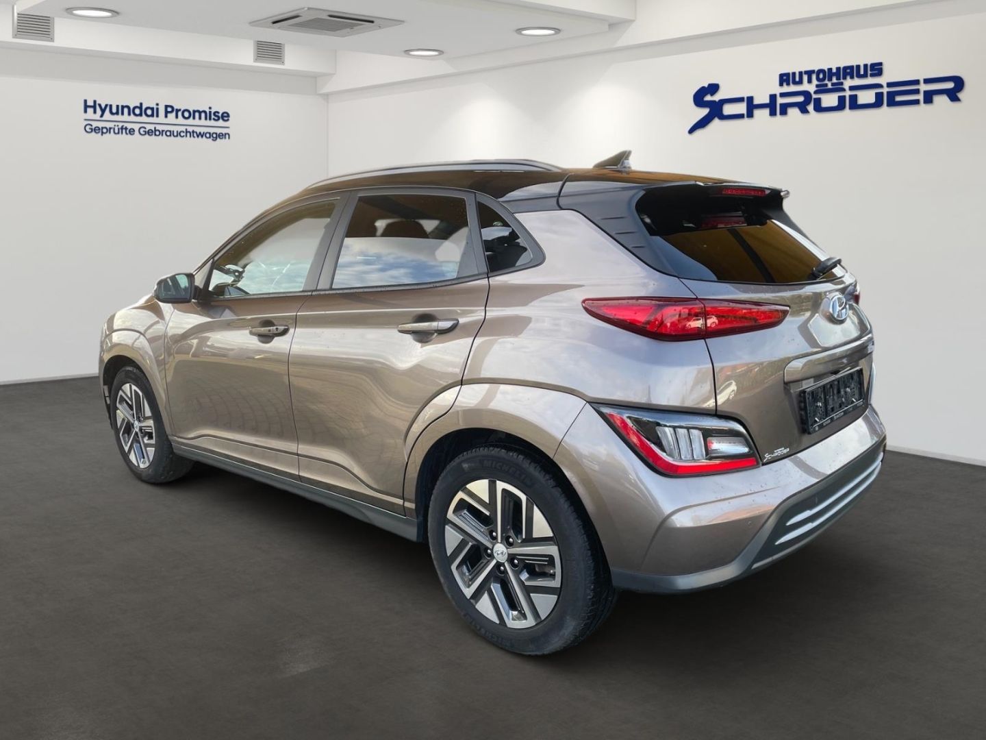 Fahrzeugabbildung Hyundai KONA Elektro 64 kWh (150 kW) Prime Sitzpaket Nav