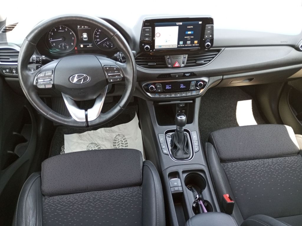 Fahrzeugabbildung Hyundai i30 Kombi 1.4 T-GDI DCT Premium Navi (8-fach)