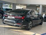 BMW 745e M Sport|LASER|FOND-ENTER|HUD|HARMAN|MASSAGE - schwarze BMW 745