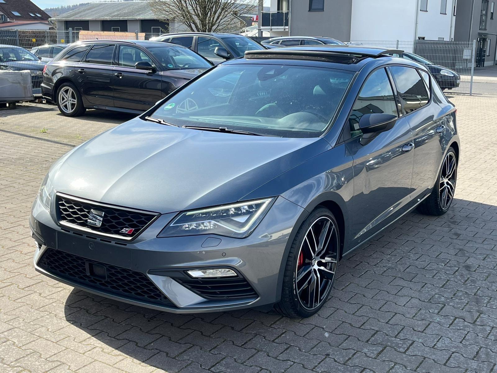 Seat Leon Cupra FR Pano Kamera Beats Virtual 19 Zoll