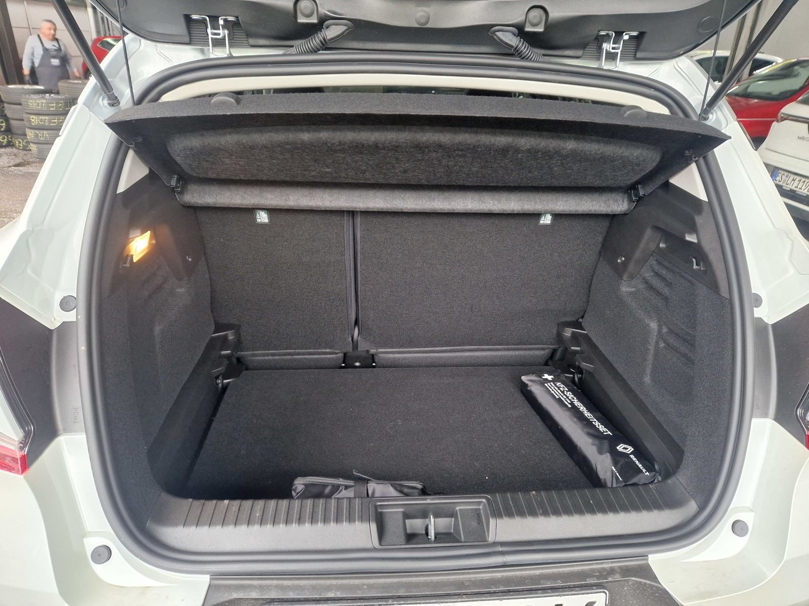 Fahrzeugabbildung Renault Captur Techno Full Hybrid 145