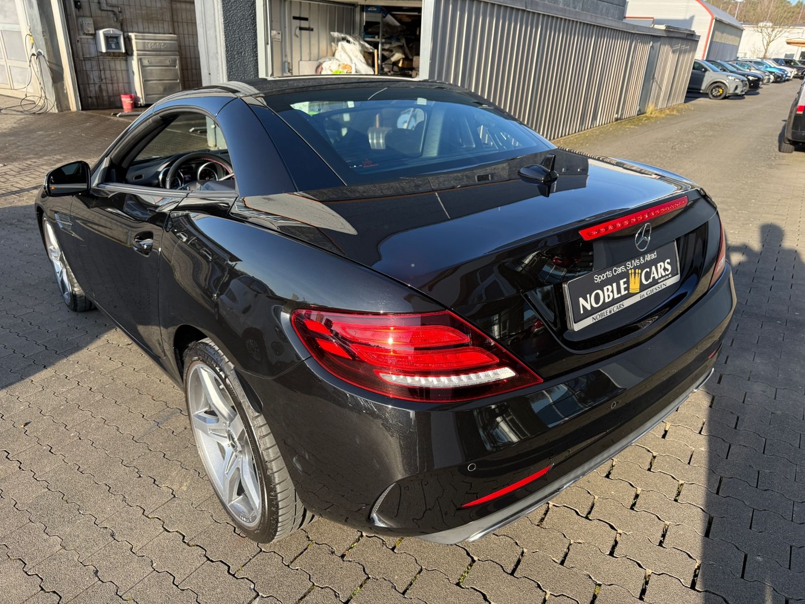 Fahrzeugabbildung Mercedes-Benz SLC 300 AMG MEMORY RFK LED