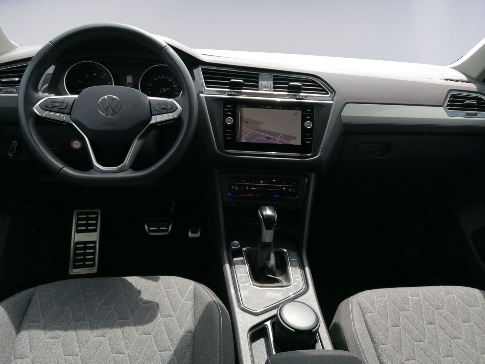 Tiguan 1.5 TSI DSG Move AHK+LED+NAVI+SHZ+