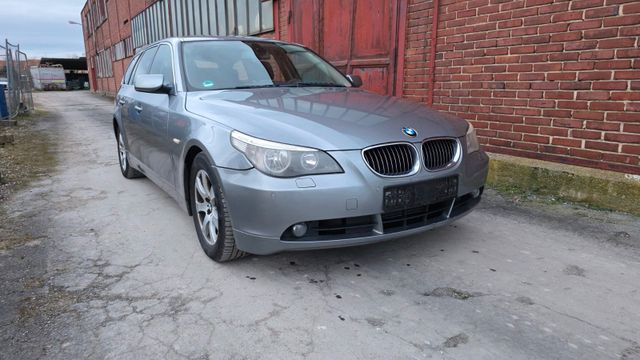 BMW 525 Baureihe 5 Touring 525d AUTOMATIK AHK PDC