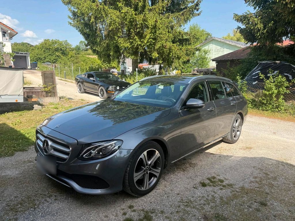 Image of Mercedes-Benz E 200