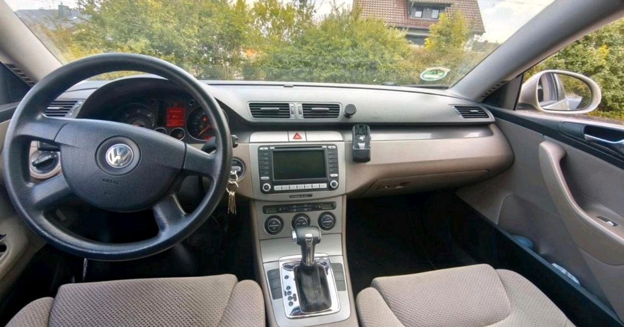 Volkswagen Passat 2006 — interior