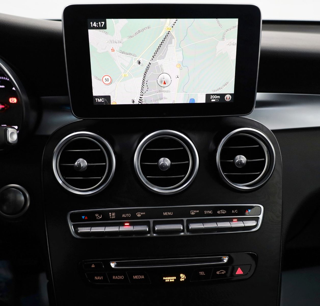 Fahrzeugabbildung Mercedes-Benz GLC 250d 4M AMG Int. Leder,Navi,LED,Panorama,+WR
